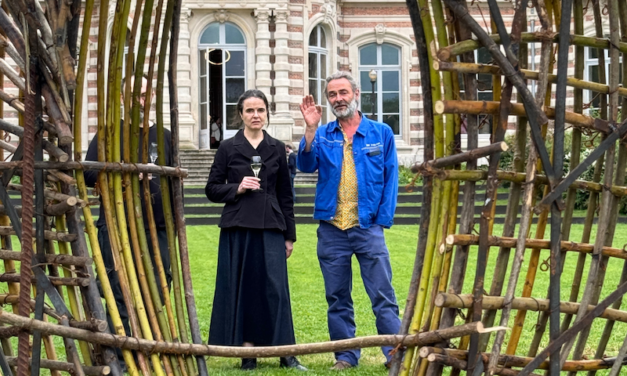 Epernay : Amélie Nothomb à l’inauguration de Vign’Art, le festival d’Art contemporain et de Land Art dans le vignoble champenois