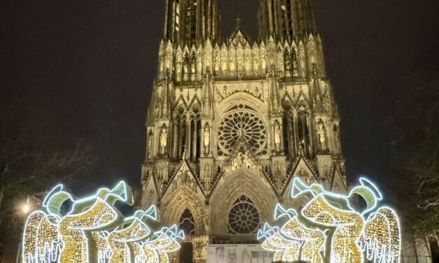 Reims : la Cathédrale revêt ses habits de lumières pour les fêtes de Noël